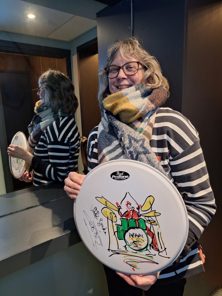 Golden Earring fan Gerda de Vos at Cesar Zuiderwijk De naakte waarheid theatre show February 24 2024 Voorburg - Theater Ludens